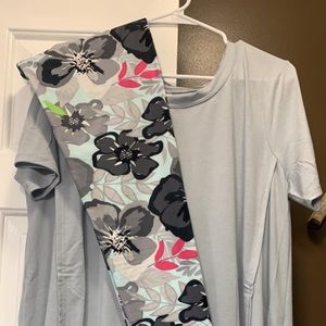 Buttery soft leggings size 14-20matching top.